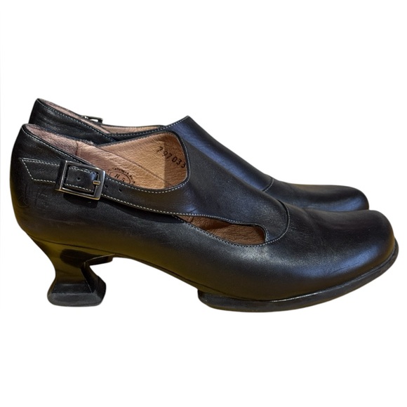 John Fluevog Gracias 8.5 - Picture 3 of 7